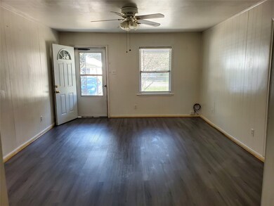 7331 Farnsworth St, Houston, TX 77022 - photo 5