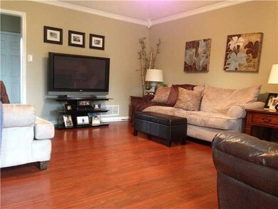 GR freshly painted, beautiful flooring!