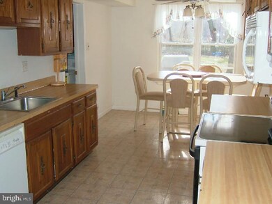 1418 Briarwood Dr, Williamstown, NJ 08094 - photo 6