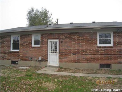 9114 Satinwood Ct, Louisville, KY 40229 - photo 2