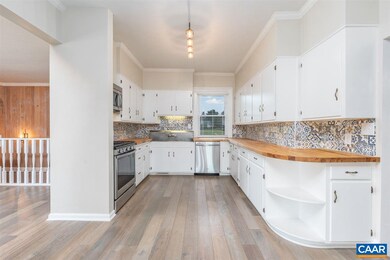 847 Lee Jackson Hwy, Staunton, VA 24401 - photo 2