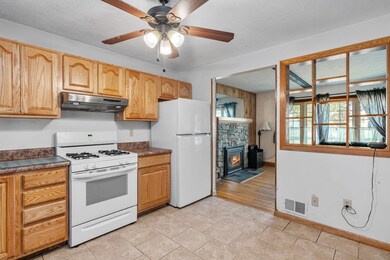 87 Farrington Pkwy, Burlington, VT 05408 - photo 7