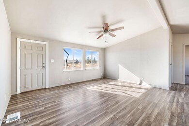 1090 N Hollow Point, Paulden, AZ 86334 - photo 2