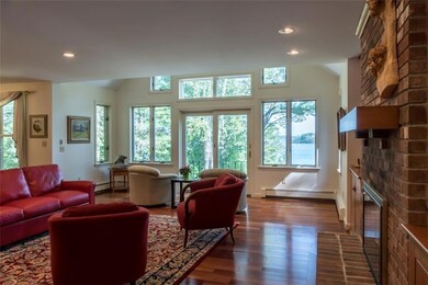 Main Floor Livingroom