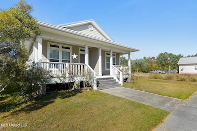 318 Saint Francis St, Bay St. Louis, MS 39520 - photo 2