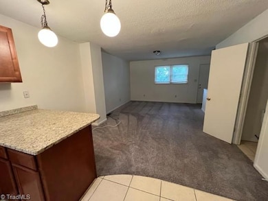 1 White St unit B, Thomasville, NC 27360 - photo 3