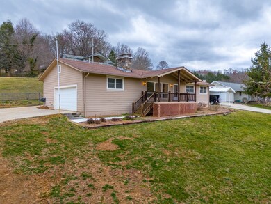 1005 Saunders Rd, Franklin, NC 28734 - photo 2