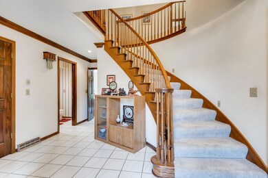 8200 Linden Leaf Cir Columbus OH 43235 U