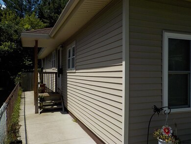 682 Palm Ave, Schenectady, NY 12306 - photo 2