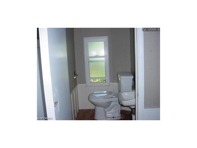 Upstairs Half Bath.