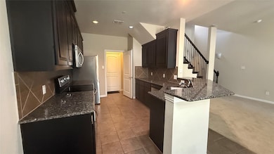 173 Barrington Ln, Lewisville, TX 75067 - photo 6