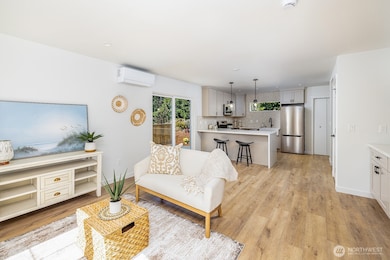 12029 40th Ave NE unit C, Seattle, WA 98125 - photo 4