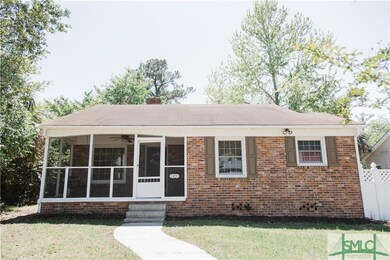 Fully Screened Porch complete with Porch Swing!