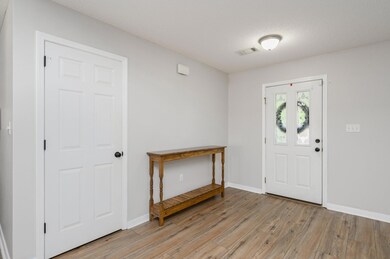 4-web-or-mls-137 Conquest Ave-32