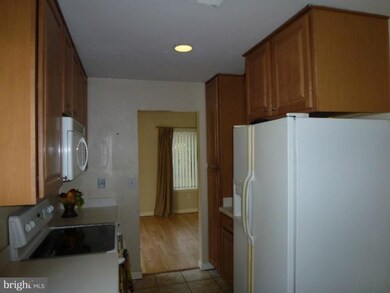 11725 Flints Grove Ln, North Potomac, MD 20878 - photo 5