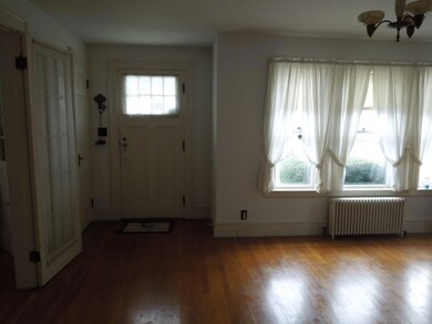 Lots of natural lighting. Beautiful...