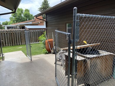 Pet Enclosure