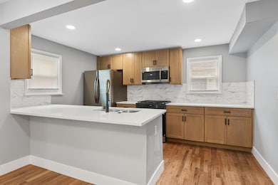 612 E Como Ave (Interior)-7