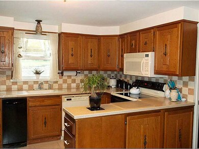 66 Barren Hill Dr, Warwick, RI 02886 - photo 4