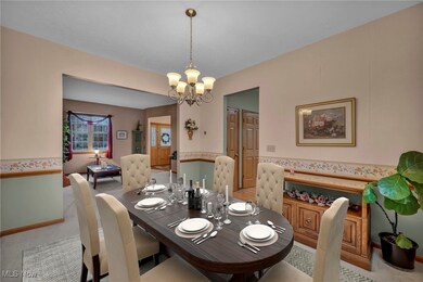 27022 Valeside Ln, Olmsted Falls, OH 44138 - photo 6