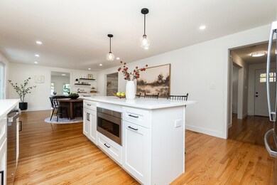 72 Outlook Rd, Wakefield, MA 01880 - photo 4