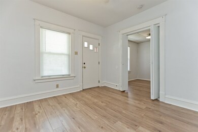 1611 13th Ave SE, Cedar Rapids, IA 52401 - photo 2