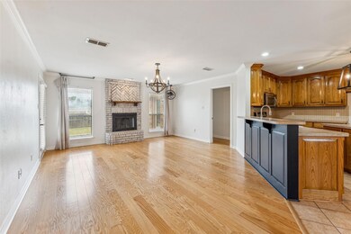 3109 Crockett St, Granbury, TX 76049 - photo 6