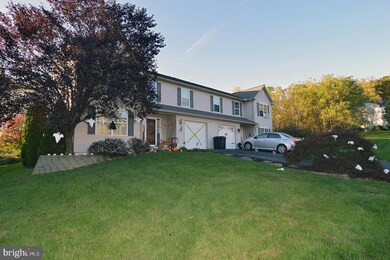 1002 Lily Ln, Temple, PA 19560 - photo 4