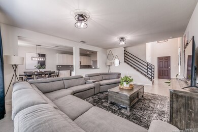 12010 Canyon Rock Ln, San Antonio, TX 78254 - photo 2