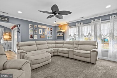 11 Honeysuckle Ln, Levittown, PA 19055 - photo 4