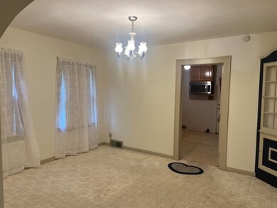 1027 W 10th St, Anderson, IN 46016 - photo 4