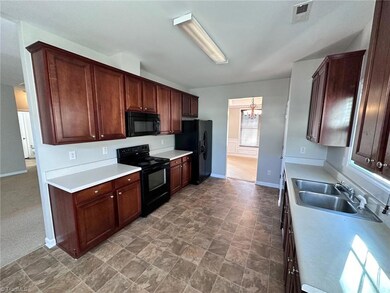 2443 Alderbrook Dr, High Point, NC 27265 - photo 5