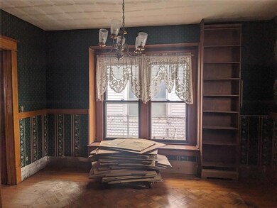 370 16th St SE Dining Room