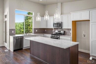 8104RabbitHillDr(10of24)