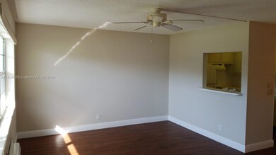 134 Windsor Dr unit G, West Palm Beach, FL 33417 - photo 3