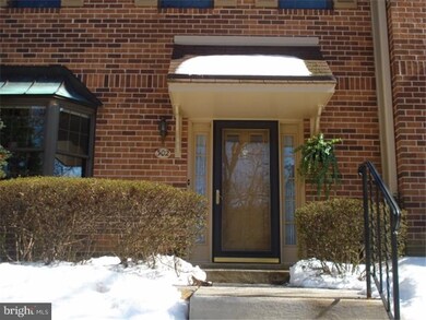 302 Albans Ct, Malvern, PA 19355 - photo 2