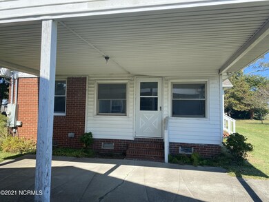 004Side entrance
