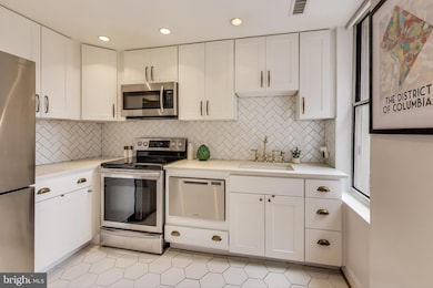 Williamsburg Condominium unit 601, Washington, DC 20009 - photo 2