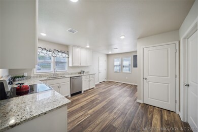 307 N Oklahoma Ave, Tahlequah, OK 74464 - photo 7