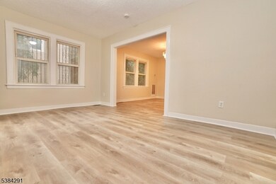 189 Alexander St, Newark, NJ 07106 - photo 4