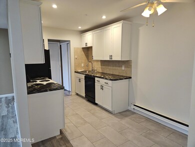 54 Amberly Dr unit G, Manalapan, NJ 07726 - photo 4