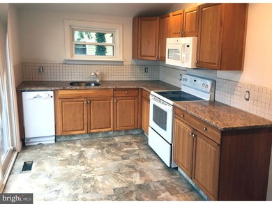 147 W Linden St, Clayton, NJ 08312 - photo 4