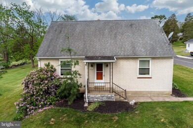 815 Summit Ave, Schwenksville, PA 19473 - photo 2