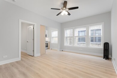 7600 N Sheridan Rd unit 203, Chicago, IL 60626 - photo 2