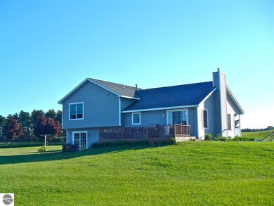 7874 E Longbranch Cir, Traverse City, MI 49684 - photo 7