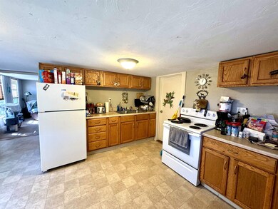 6 Crescent St, Pittsfield, NH 03263 - photo 5