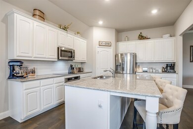 132 Colonial Dr, Joshua, TX 76058 - photo 6