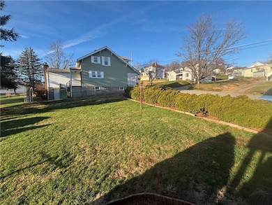 215 Cherry Ave, Houston, PA 15342 - photo 6