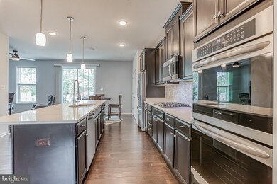 3114 Belair Gate Ln, Landover, MD 20785 - photo 4