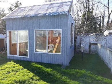 785 W Main St, Sheridan, OR 97378 - photo 5